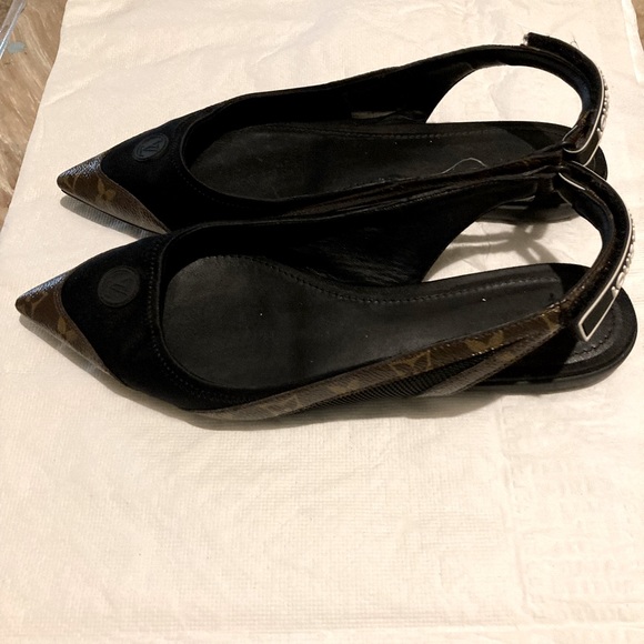 Louis Vuitton Arch light Flat Slingback Ballerina shoes - Picture 3 of 6